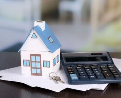 家と計算機の画像