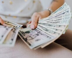 古い家の固定資産税はいくら?築年数や状態による違いを解説